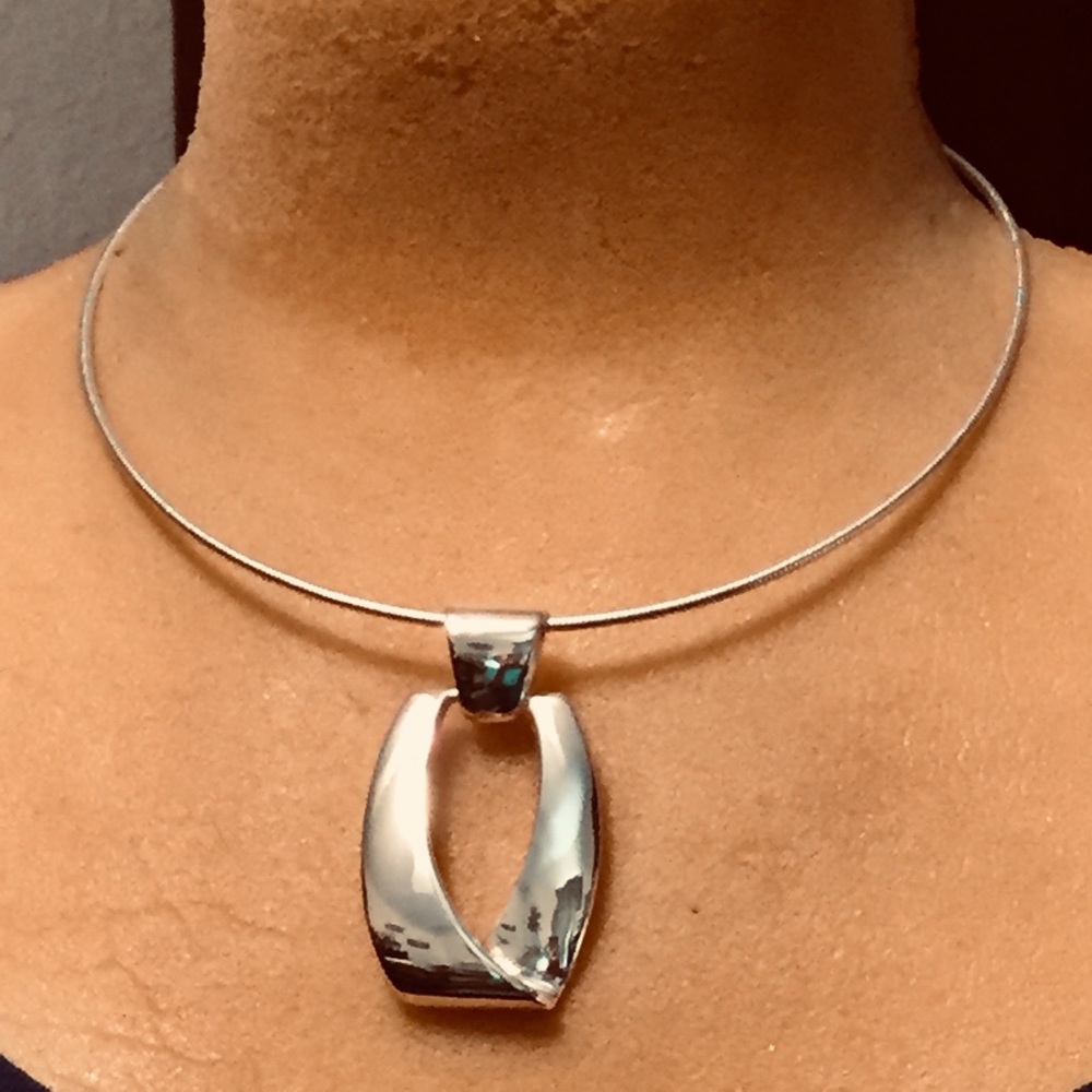 Vintage Liz Claiborne choker